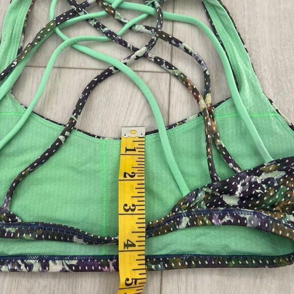 Lululemon Free To Be Wild Sports Bra size 4 - Picture 4 of 7